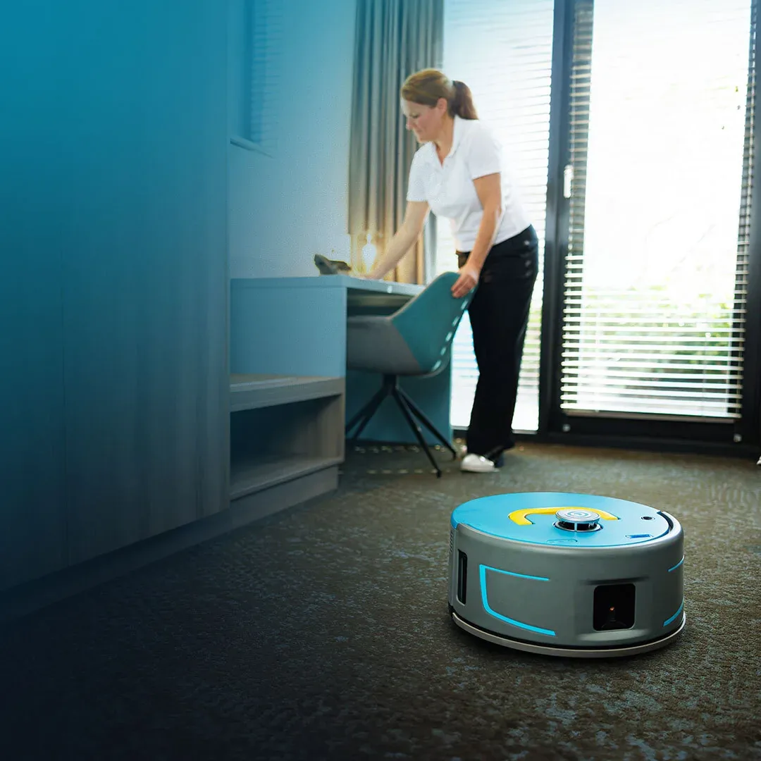 i-team co-botic 1900 im Hotelzimmer