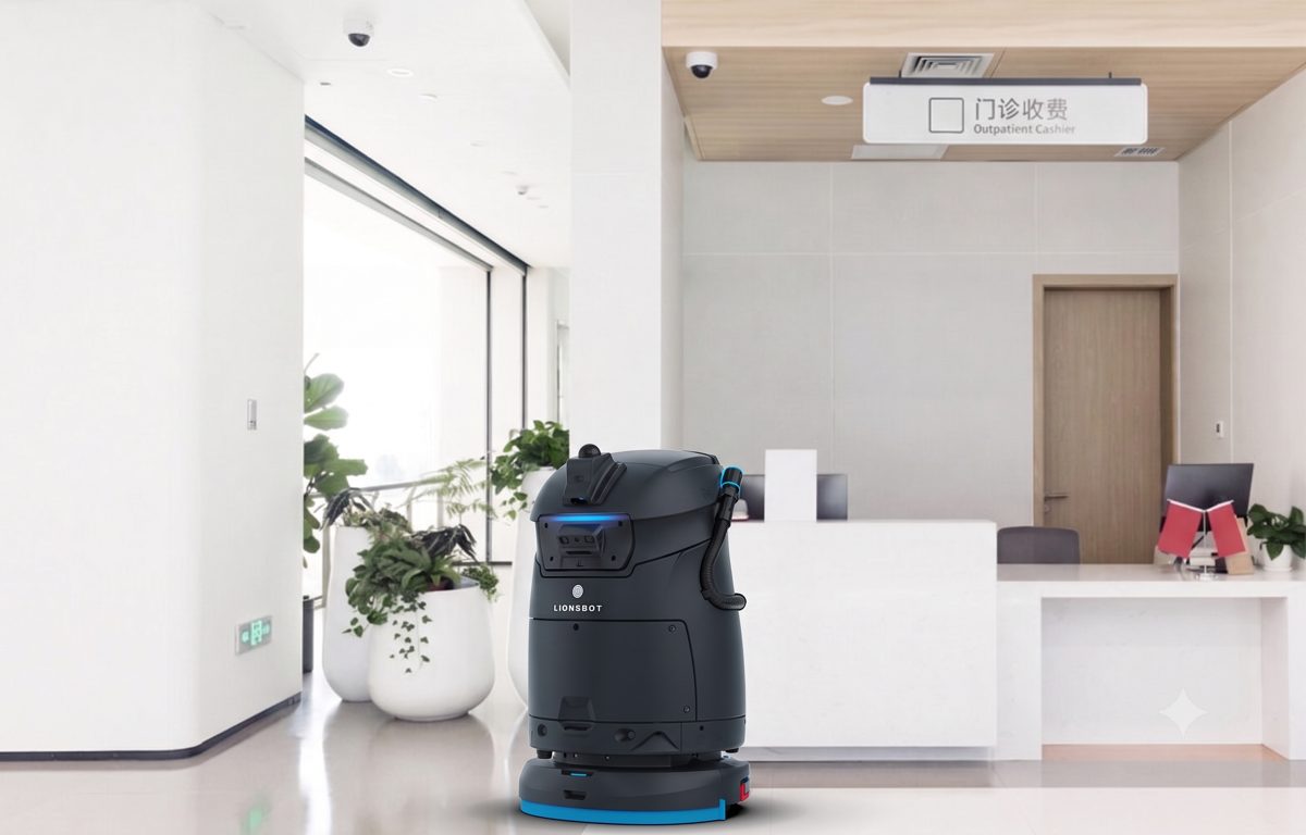 LionsBot R5 Scheuersaugroboter im Klinik-Empfang