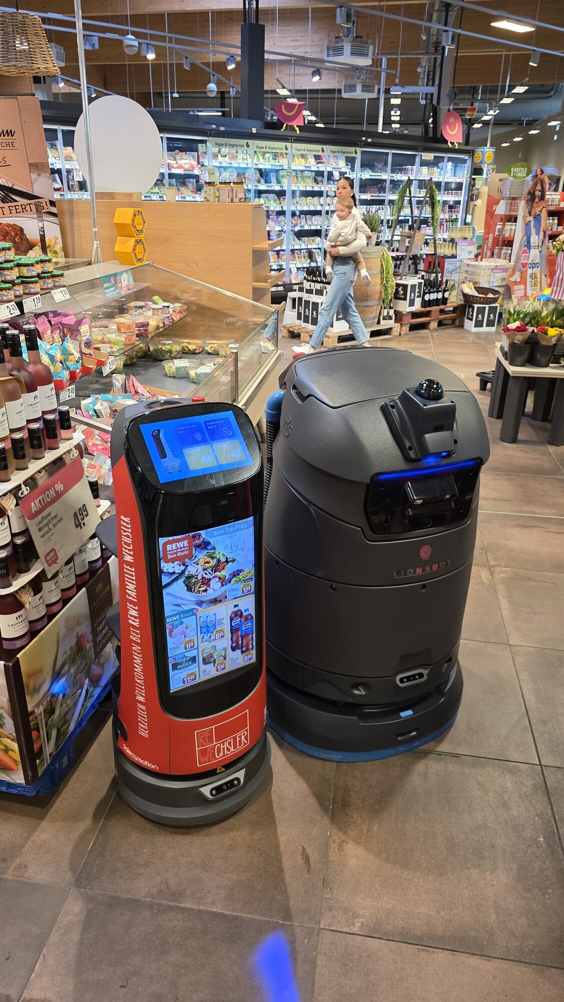 KettyBot Pro im Supermarkt