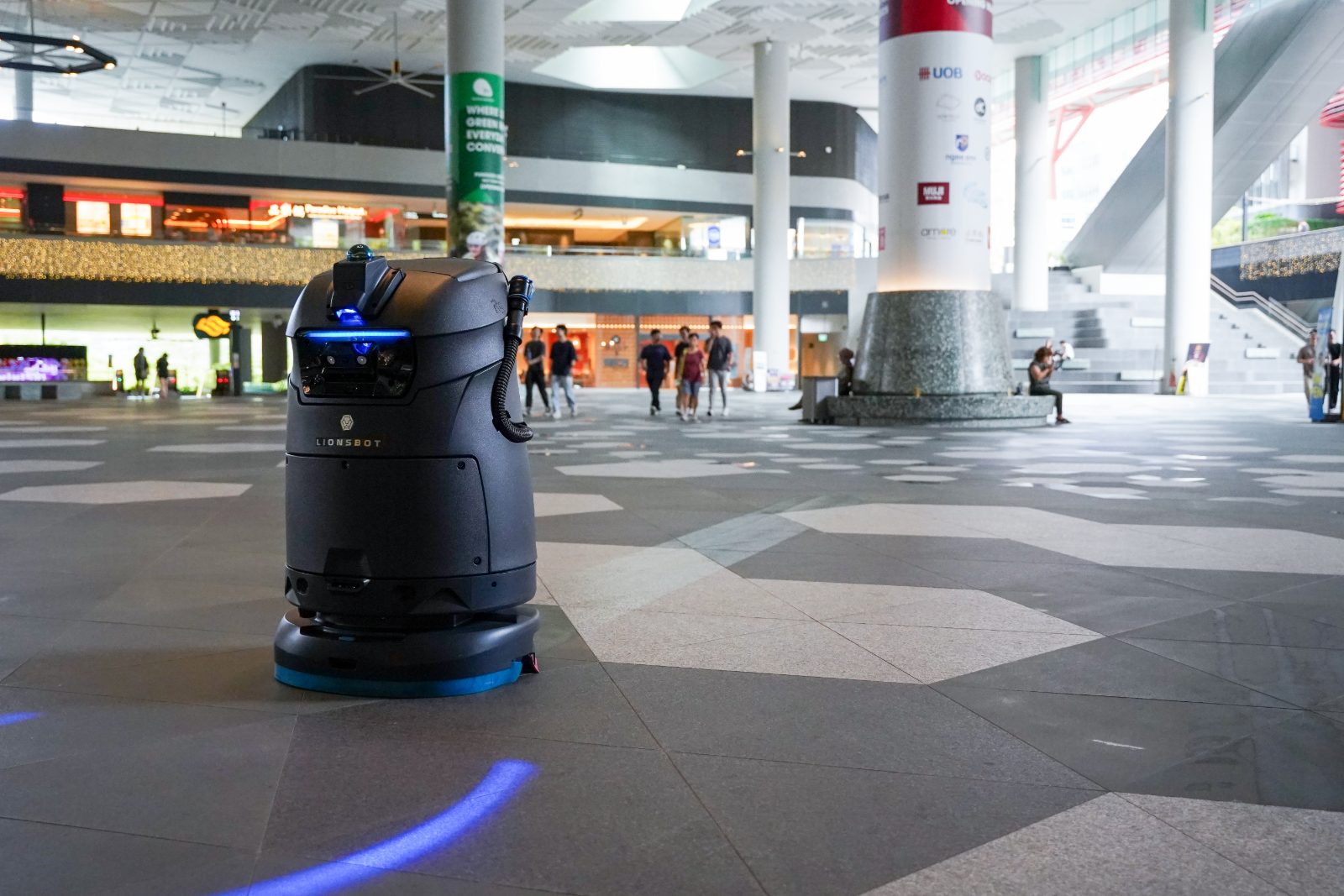 LionsBot R5 Reinigungsroboter im Einsatz