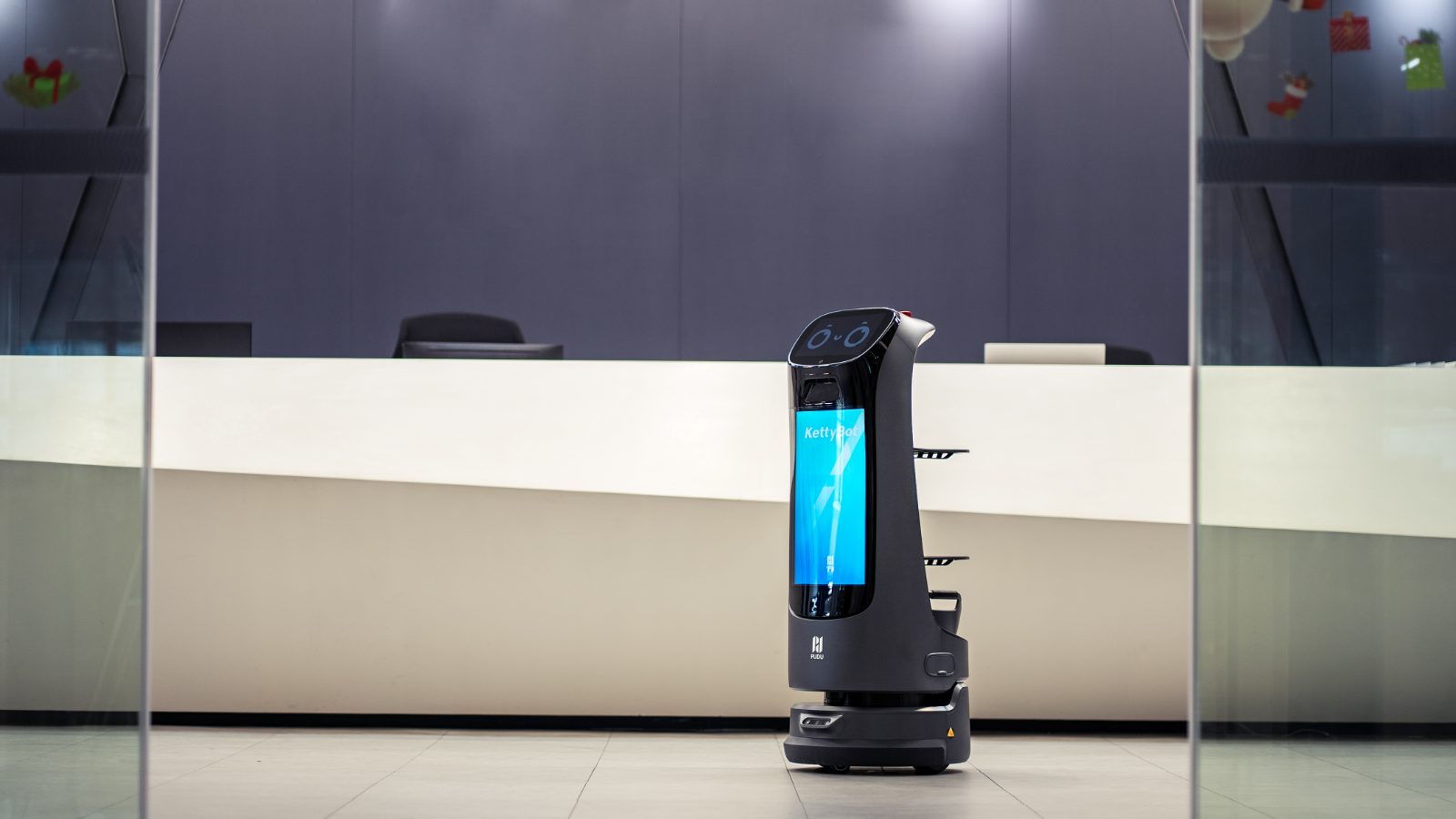 KettyBot Pro auf Frequenzfläche im Einkaufszentrum